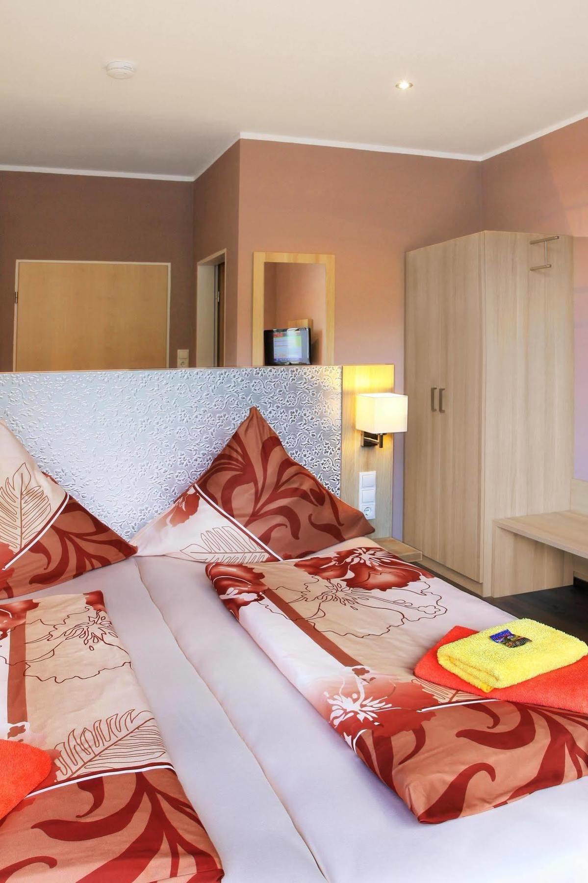 Hotel Rheinkoenig 캄프보른호펜 외부 사진