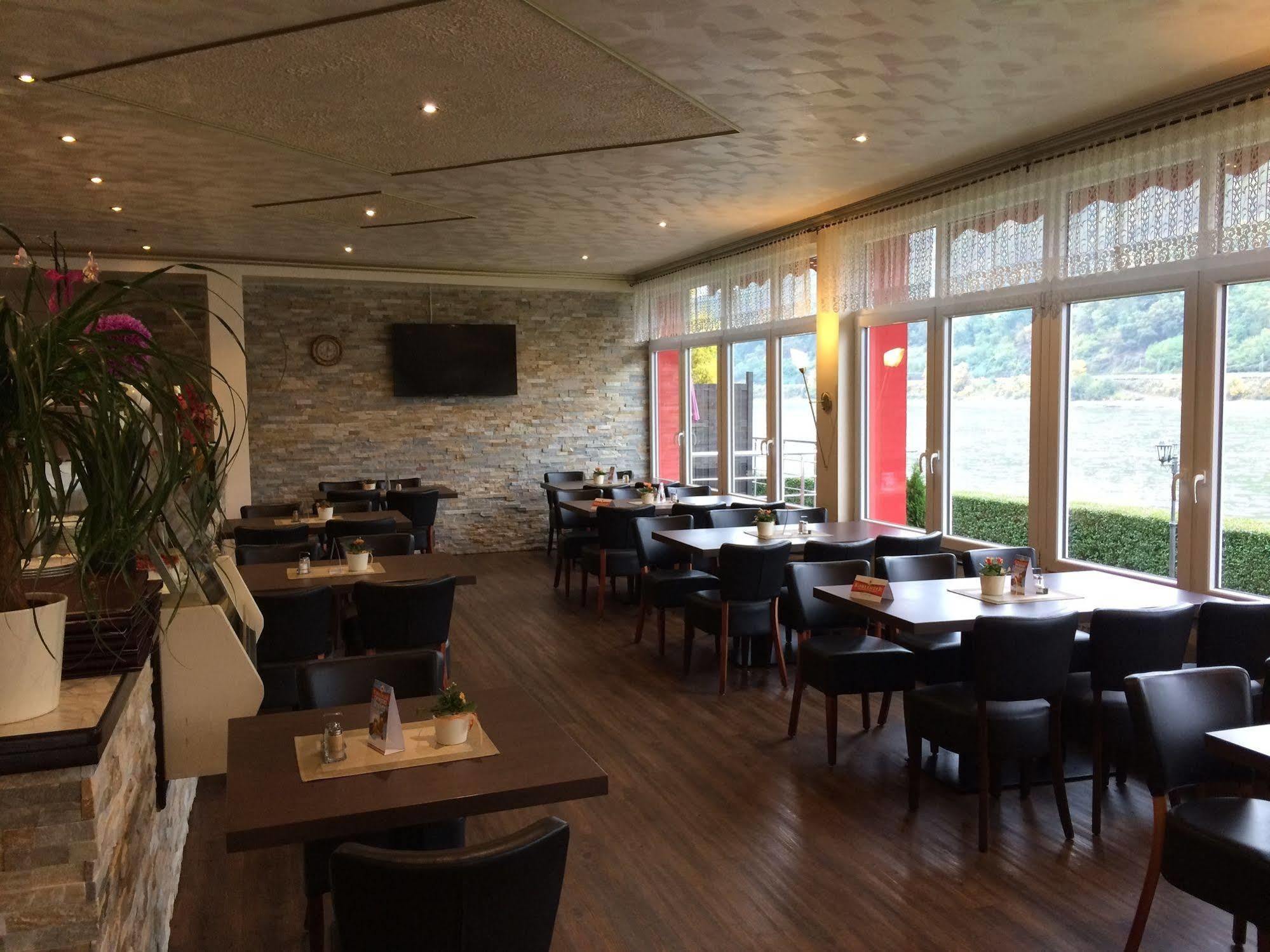 Hotel Rheinkoenig 캄프보른호펜 외부 사진